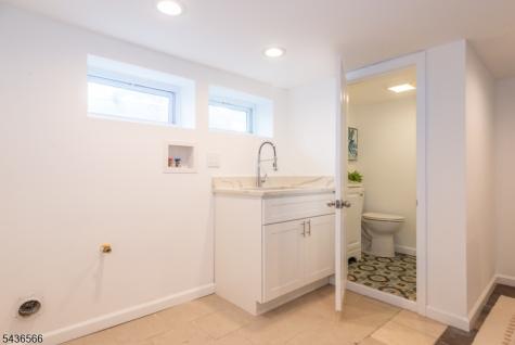 42 Wayne Avenue East Orange NJ 07018