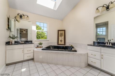1829 Gary Road Greenwich NJ 08886