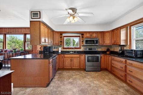 127 Hillcrest Road Readington NJ 08822