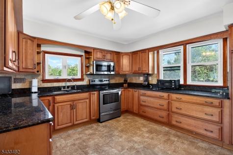 127 Hillcrest Road Readington NJ 08822