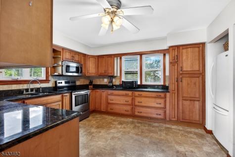 127 Hillcrest Road Readington NJ 08822