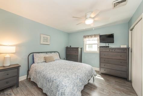 46 E Shore Road Jefferson NJ 07849