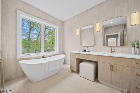 52 Congressional Parkway Livingston NJ 07039