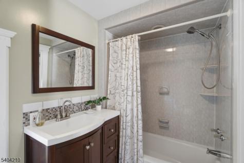 20 Braemore Road Montclair NJ 07043