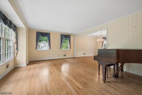 48 Walnut Circle Bernards NJ 07920