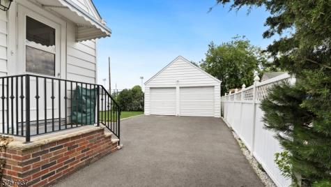 706 Lindegar Street Linden NJ 07036
