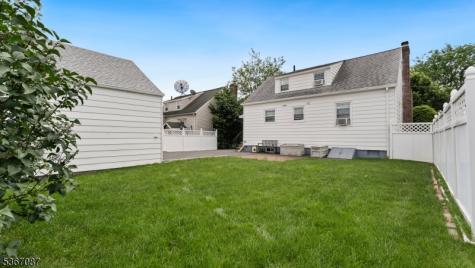 706 Lindegar Street Linden NJ 07036