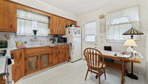 706 Lindegar Street Linden NJ 07036