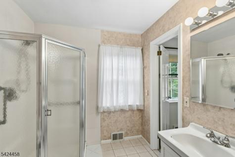 28 Evergreen Drive Berkeley Heights NJ 07922