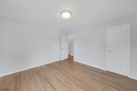 32 N 7th Avenue Manville NJ 08835