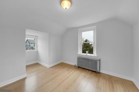 32 N 7th Avenue Manville NJ 08835