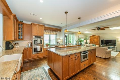 121 Maxim Drive Hopatcong NJ 07843