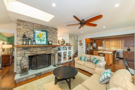 121 Maxim Drive Hopatcong NJ 07843