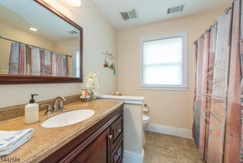 121 Maxim Drive Hopatcong NJ 07843