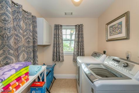 121 Maxim Drive Hopatcong NJ 07843