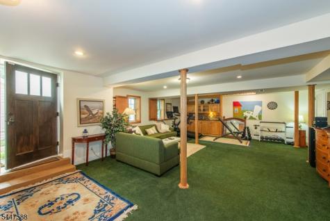 121 Maxim Drive Hopatcong NJ 07843