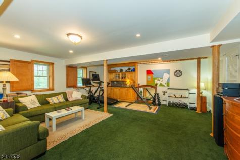 121 Maxim Drive Hopatcong NJ 07843
