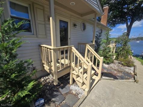 121 Maxim Drive Hopatcong NJ 07843