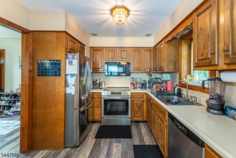 121 Maxim Drive Hopatcong NJ 07843