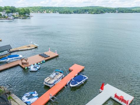 121 Maxim Drive Hopatcong NJ 07843