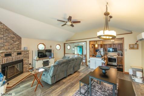 121 Maxim Drive Hopatcong NJ 07843
