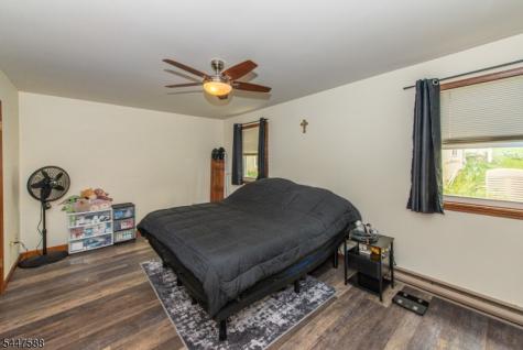 121 Maxim Drive Hopatcong NJ 07843