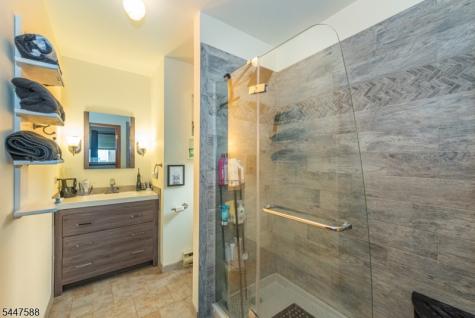 121 Maxim Drive Hopatcong NJ 07843
