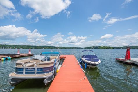 121 Maxim Drive Hopatcong NJ 07843