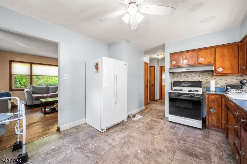552 Main Street Lodi NJ 07644