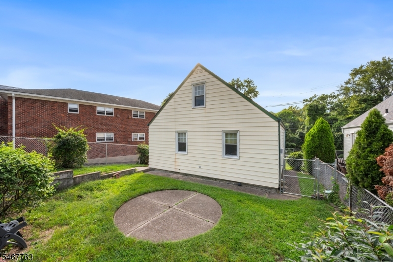 552 Main Street Lodi NJ 07644