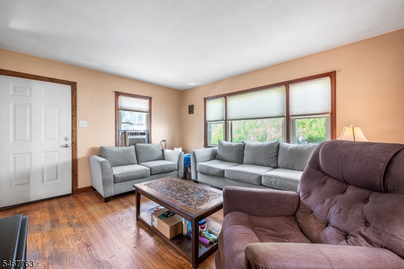 552 Main Street Lodi NJ 07644