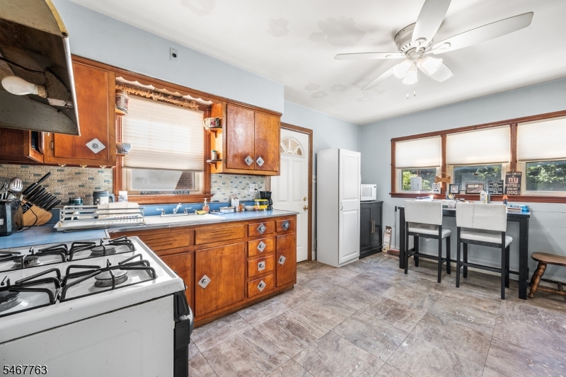 552 Main Street Lodi NJ 07644