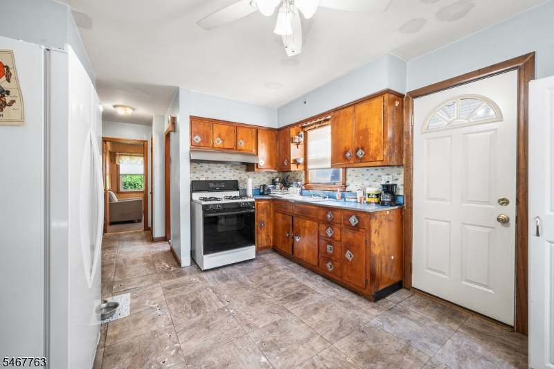552 Main Street Lodi NJ 07644
