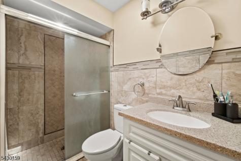 180 Hadley Avenue Clifton NJ 07011