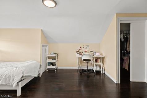 180 Hadley Avenue Clifton NJ 07011
