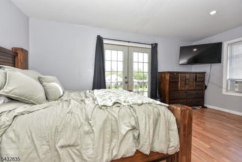 42 Kanouse Road West Milford NJ 07435