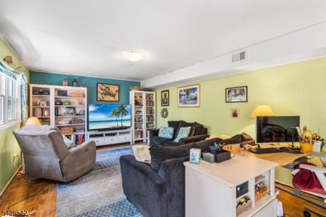 37 Manchester Way Montville NJ 07058