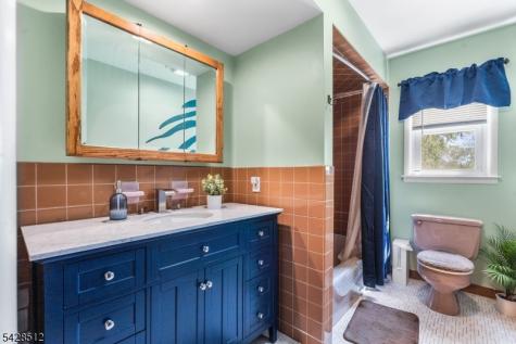 37 Manchester Way Montville NJ 07058