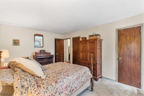 37 Manchester Way Montville NJ 07058