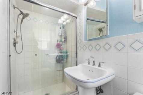 37 Manchester Way Montville NJ 07058