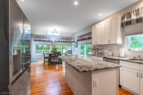 1710 Washington Valley Greenwich NJ 08886
