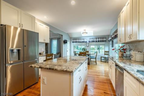 1710 Washington Valley Greenwich NJ 08886