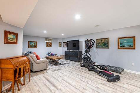 1710 Washington Valley Greenwich NJ 08886