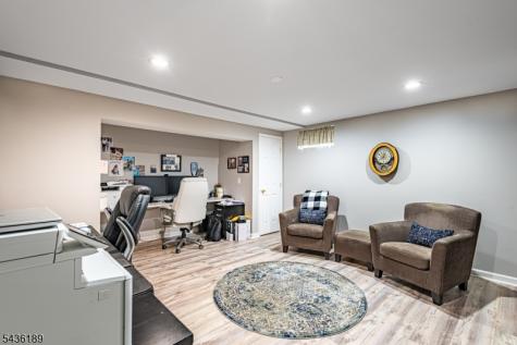 1710 Washington Valley Greenwich NJ 08886