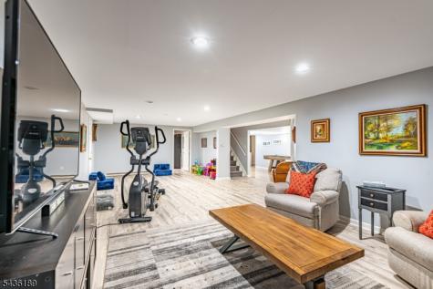 1710 Washington Valley Greenwich NJ 08886