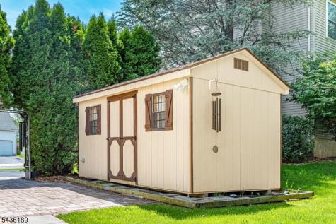 1710 Washington Valley Greenwich NJ 08886