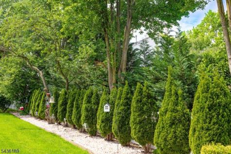 1710 Washington Valley Greenwich NJ 08886