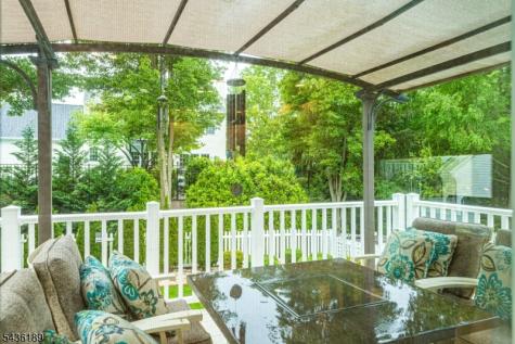1710 Washington Valley Greenwich NJ 08886