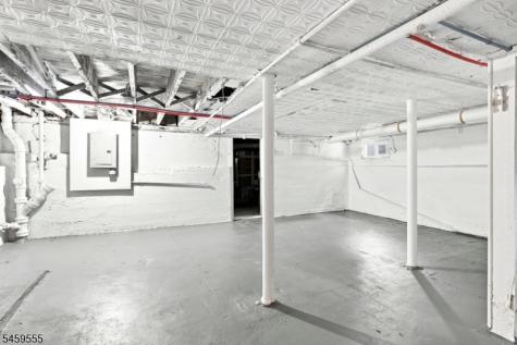 58 Wayne Avenue East Orange NJ 07018