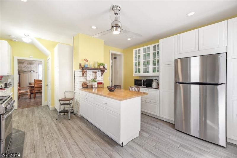 33 Morse Avenue East Orange NJ 07017